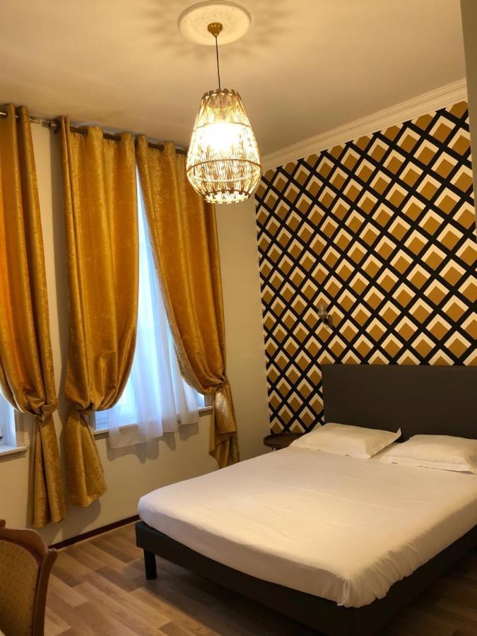 Hotel Emilie รัวย็อง ภายนอก รูปภาพ