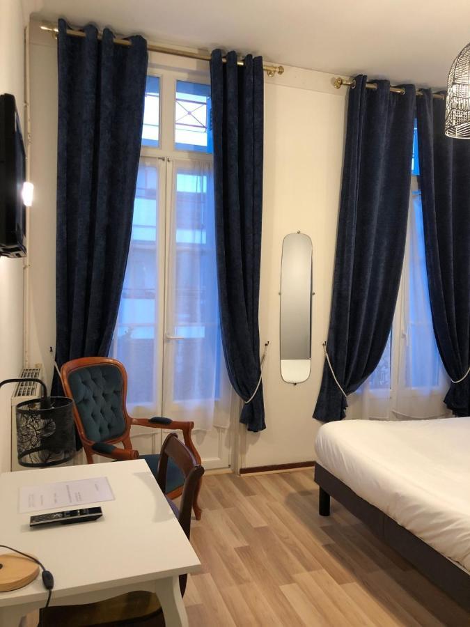 Hotel Emilie รัวย็อง ภายนอก รูปภาพ