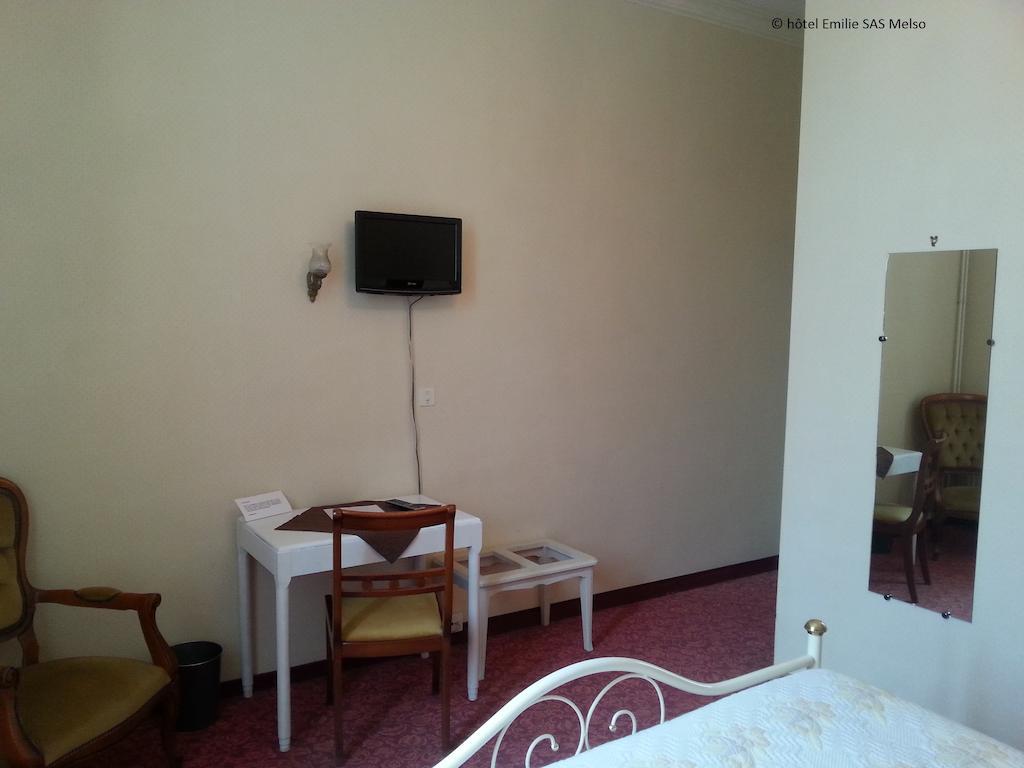 Hotel Emilie รัวย็อง ภายนอก รูปภาพ