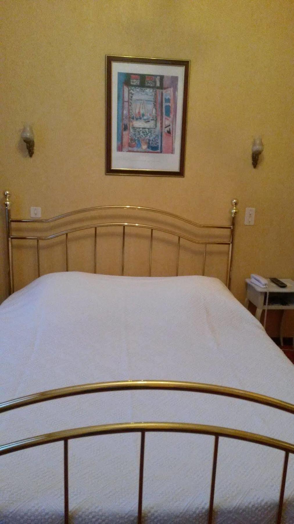 Hotel Emilie รัวย็อง ภายนอก รูปภาพ
